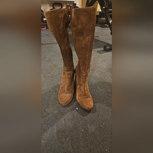 Boutique suede brown boots